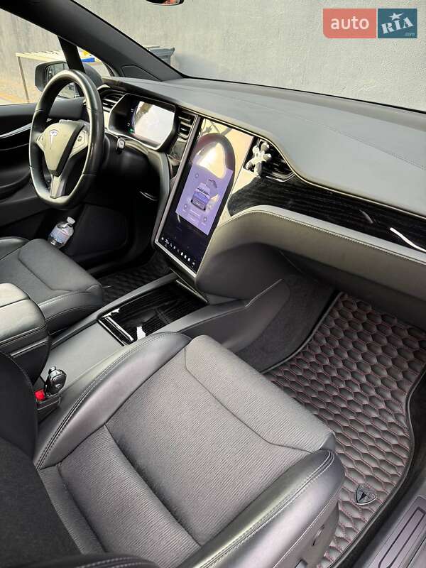 Позашляховик / Кросовер Tesla Model X 2018 в Житомирі фото 8 Позашляховик / Кросовер Tesla Model X 2018 в Житомирі