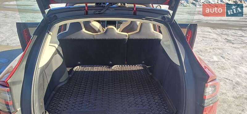 Позашляховик / Кросовер Tesla Model X 2017 в Львові