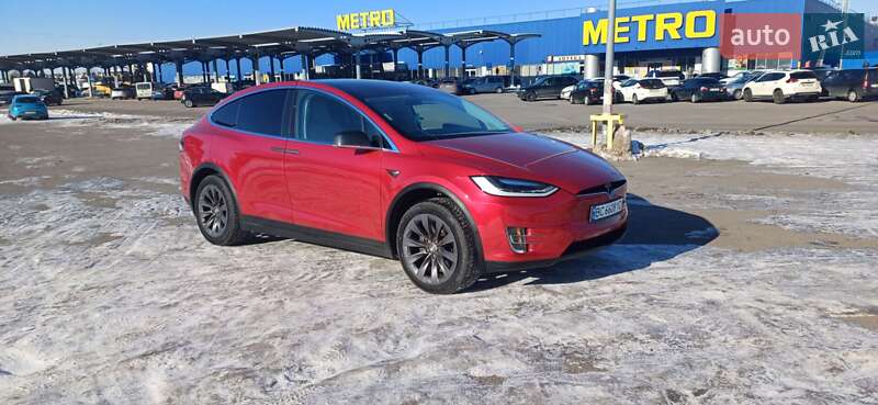 Позашляховик / Кросовер Tesla Model X 2017 в Львові