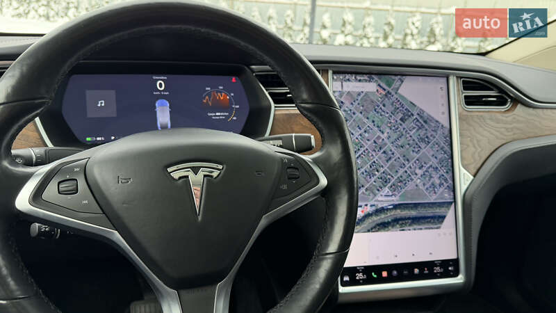 Внедорожник / Кроссовер Tesla Model X 2017 в Луцке