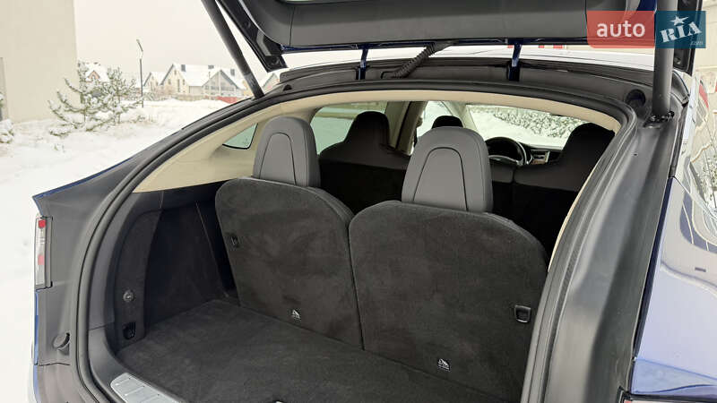 Внедорожник / Кроссовер Tesla Model X 2017 в Луцке