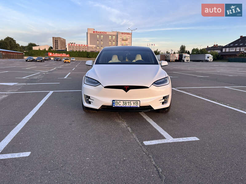 Позашляховик / Кросовер Tesla Model X 2019 в Львові