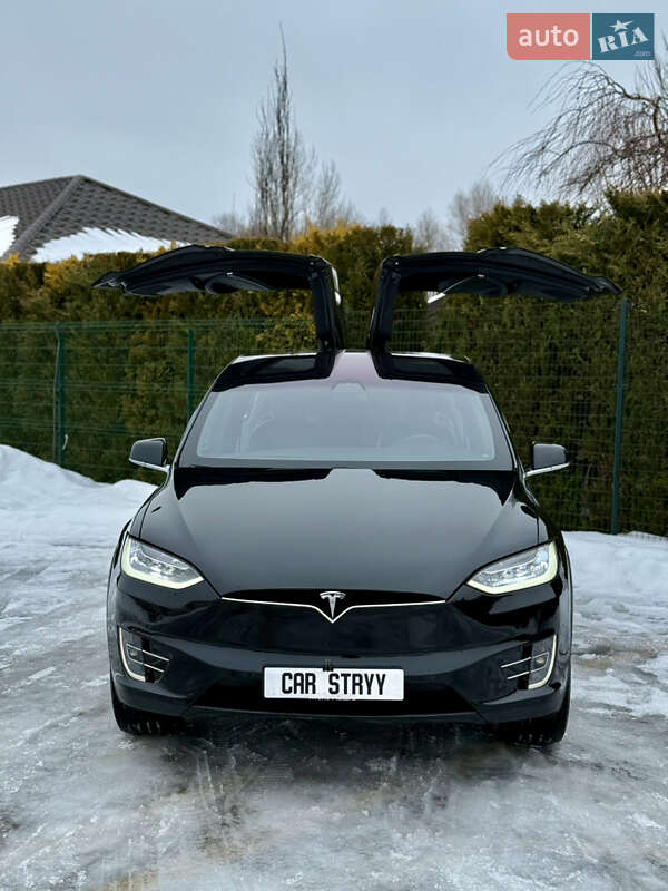 Позашляховик / Кросовер Tesla Model X 2017 в Стрию