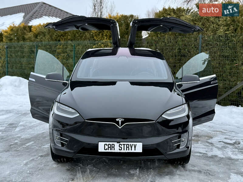 Позашляховик / Кросовер Tesla Model X 2017 в Стрию