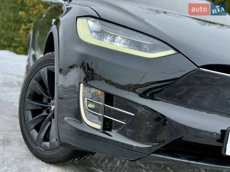 Позашляховик / Кросовер Tesla Model X 2017 в Стрию