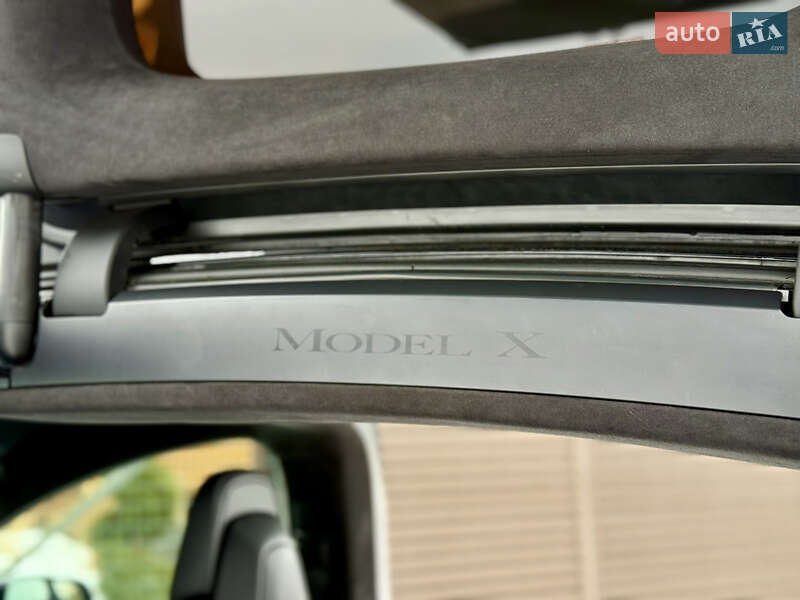Позашляховик / Кросовер Tesla Model X 2017 в Стрию