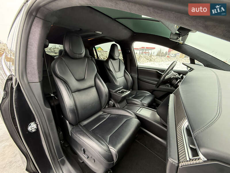 Позашляховик / Кросовер Tesla Model X 2017 в Стрию