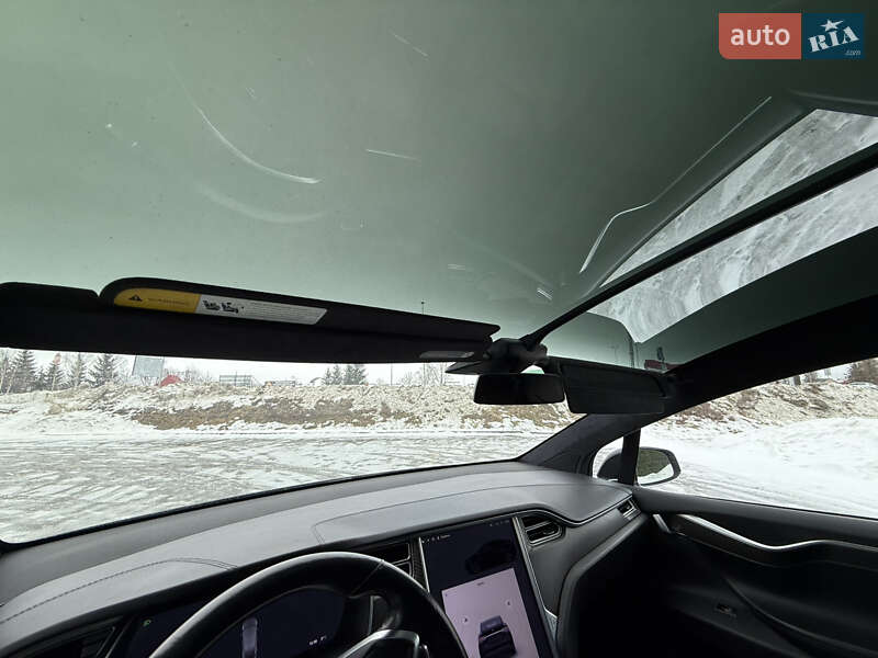 Позашляховик / Кросовер Tesla Model X 2017 в Стрию