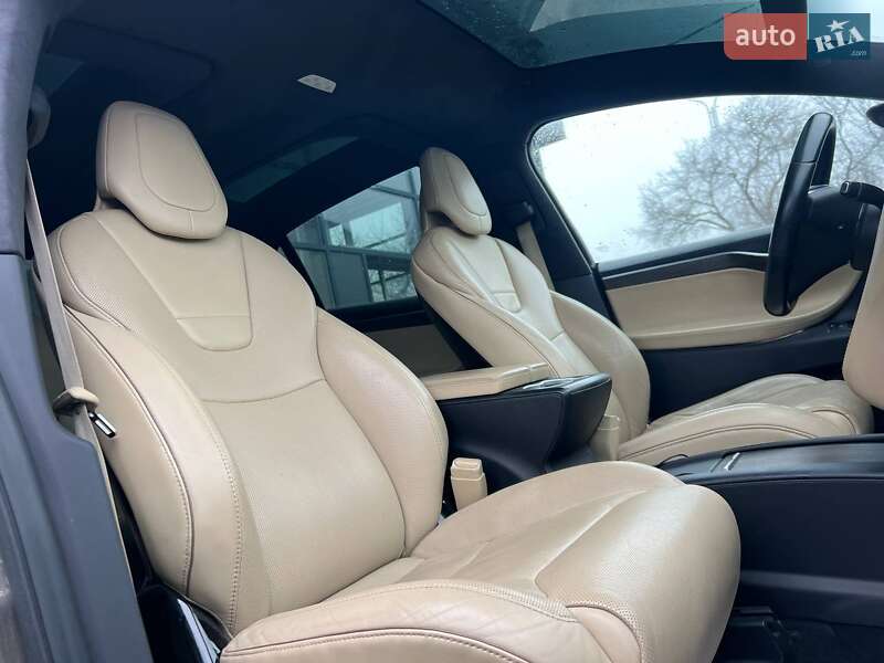 Позашляховик / Кросовер Tesla Model X 2016 в Івано-Франківську фото 19 Позашляховик / Кросовер Tesla Model X 2016 в Івано-Франківську