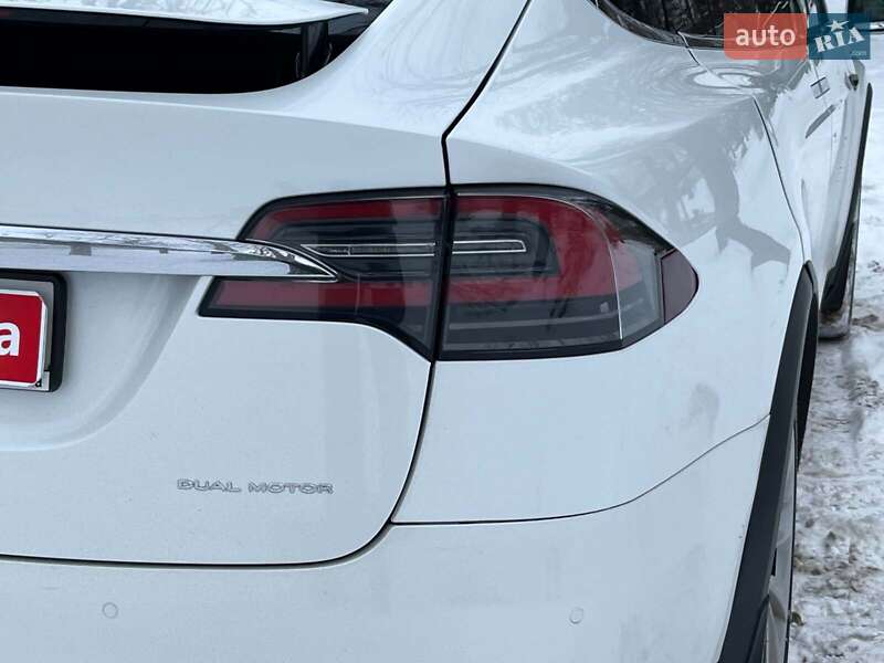 Позашляховик / Кросовер Tesla Model X 2019 в Києві