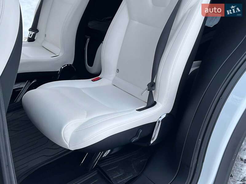 Позашляховик / Кросовер Tesla Model X 2019 в Києві