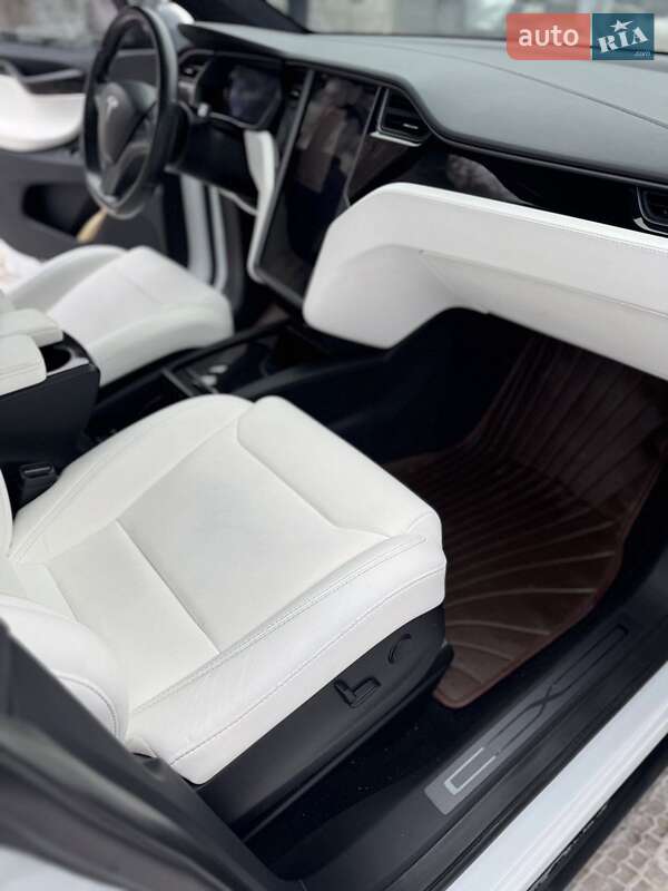 Позашляховик / Кросовер Tesla Model X 2018 в Києві фото 30 Позашляховик / Кросовер Tesla Model X 2018 в Києві