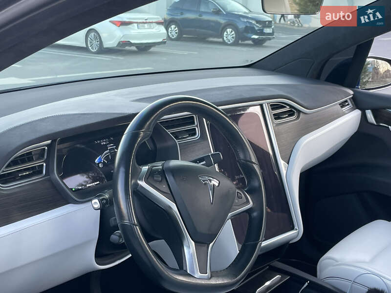 Позашляховик / Кросовер Tesla Model X 2016 в Одесі фото 8 Позашляховик / Кросовер Tesla Model X 2016 в Одесі