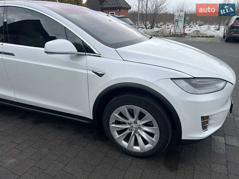 Внедорожник / Кроссовер Tesla Model X 2019 в Стрые