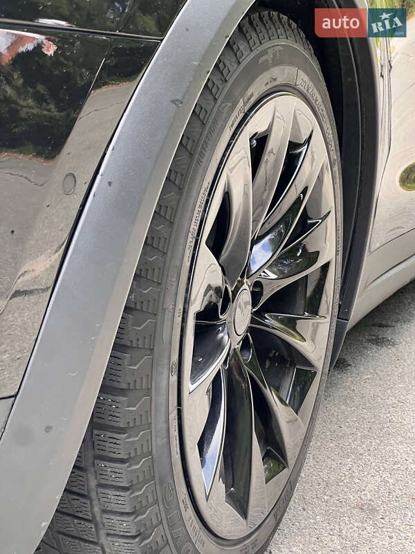 Позашляховик / Кросовер Tesla Model X 2017 в Кременчуці фото 6 Позашляховик / Кросовер Tesla Model X 2017 в Кременчуці