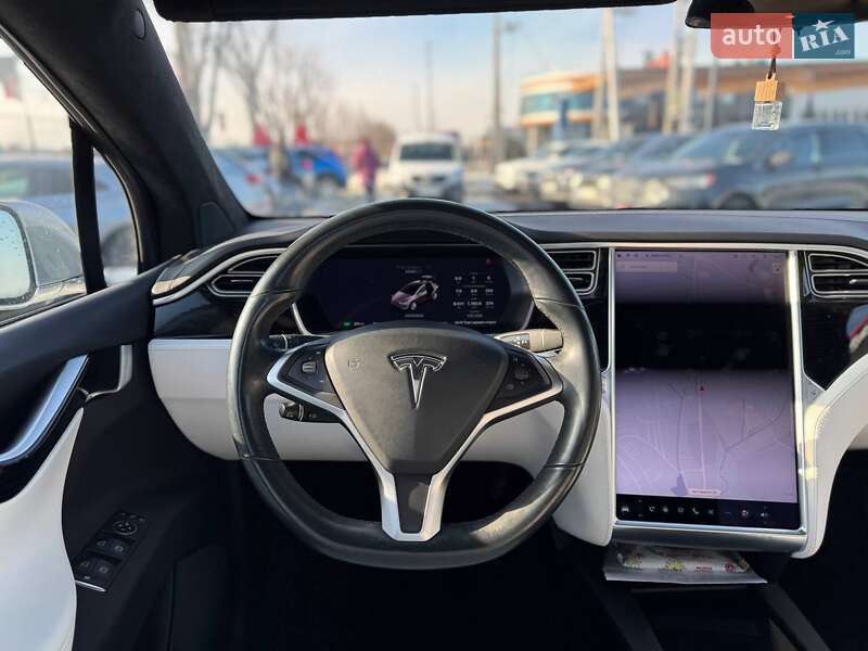 Позашляховик / Кросовер Tesla Model X 2017 в Львові фото 17 Позашляховик / Кросовер Tesla Model X 2017 в Львові