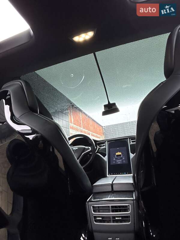 Позашляховик / Кросовер Tesla Model X 2016 в Тячеві фото 8 Позашляховик / Кросовер Tesla Model X 2016 в Тячеві