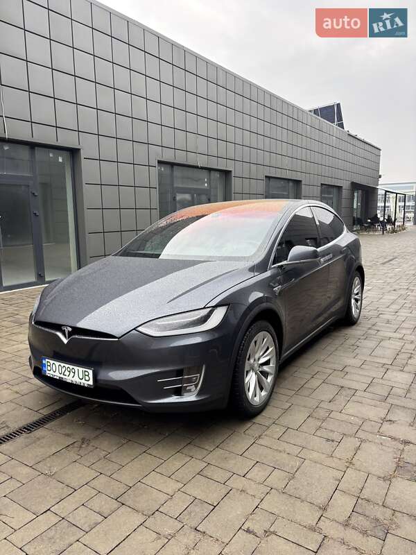 Позашляховик / Кросовер Tesla Model X 2016 в Тячеві фото 3 Позашляховик / Кросовер Tesla Model X 2016 в Тячеві
