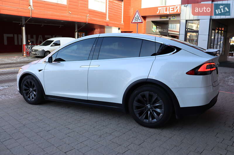 Внедорожник / Кроссовер Tesla Model X 2019 в Львове