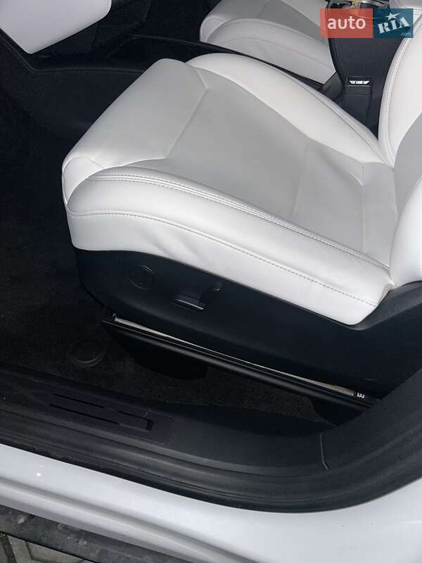 Позашляховик / Кросовер Tesla Model X 2017 в Черкасах фото 48 Позашляховик / Кросовер Tesla Model X 2017 в Черкасах