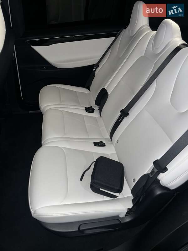 Позашляховик / Кросовер Tesla Model X 2017 в Черкасах фото 53 Позашляховик / Кросовер Tesla Model X 2017 в Черкасах