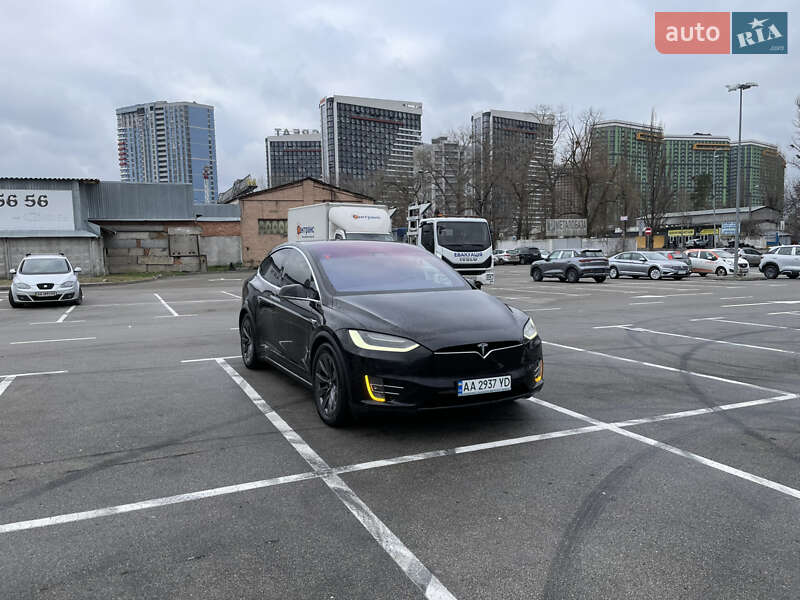 Внедорожник / Кроссовер Tesla Model X 2017 в Киеве