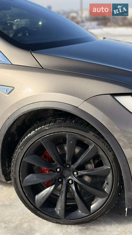 Позашляховик / Кросовер Tesla Model X 2016 в Харкові