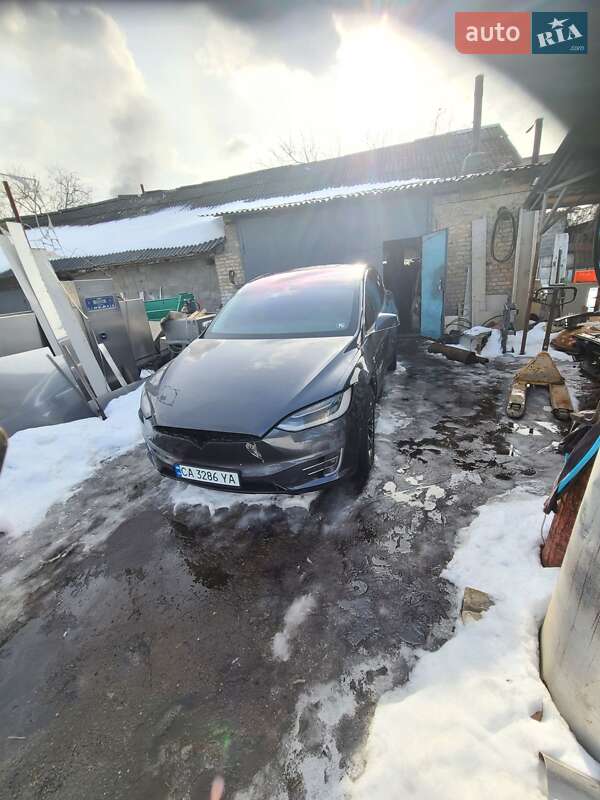 Позашляховик / Кросовер Tesla Model X 2016 в Черкасах фото Позашляховик / Кросовер Tesla Model X 2016 в Черкасах
