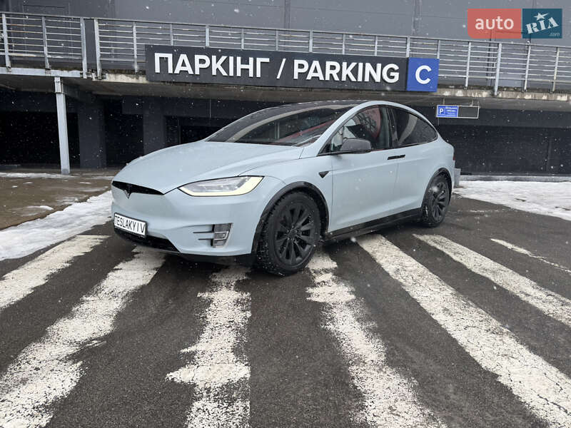 Внедорожник / Кроссовер Tesla Model X 2018 в Киеве