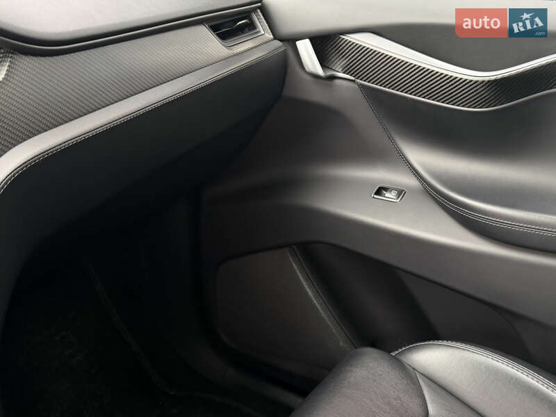 Внедорожник / Кроссовер Tesla Model X 2018 в Киеве