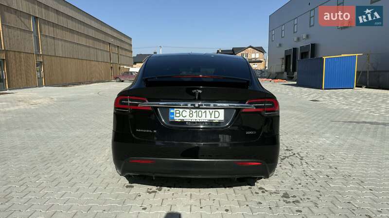 Позашляховик / Кросовер Tesla Model X 2017 в Львові