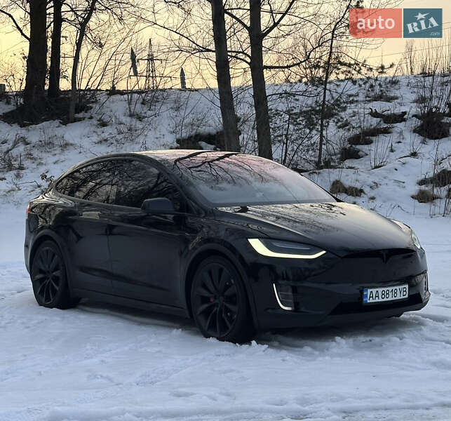 Tesla Model X 2019