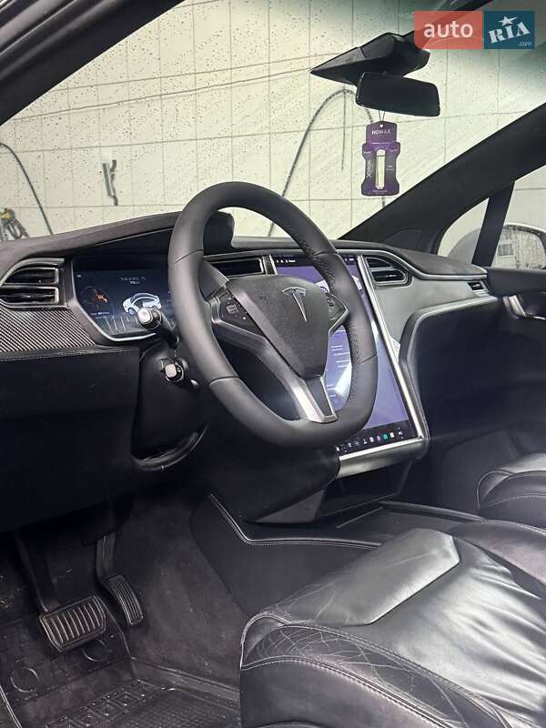 Внедорожник / Кроссовер Tesla Model X 2017 в Сарнах