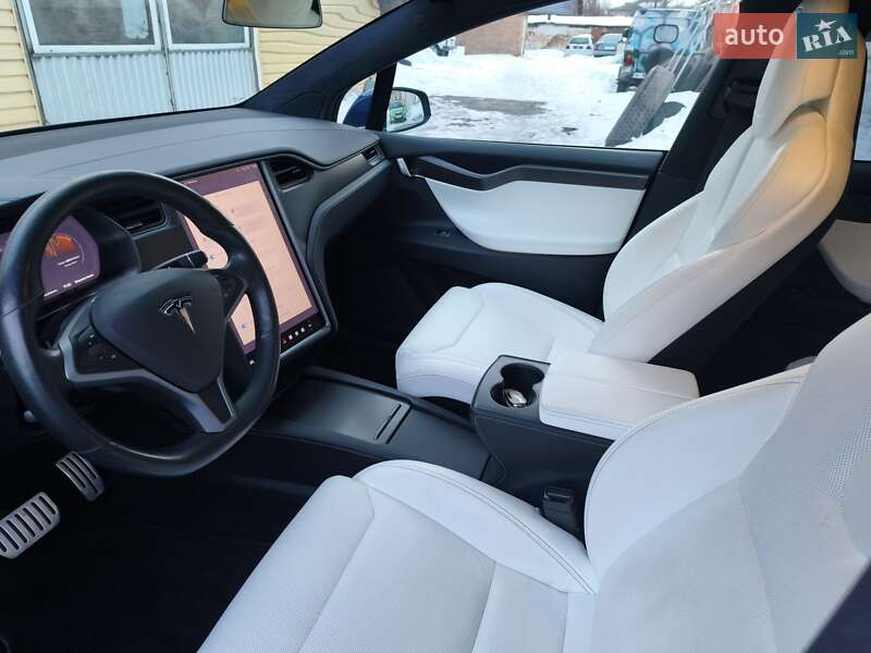 Внедорожник / Кроссовер Tesla Model X 2019 в Сквире
