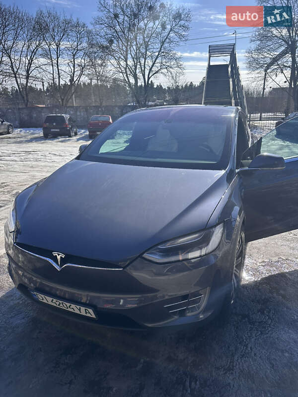 Позашляховик / Кросовер Tesla Model X 2016 в Пісківці