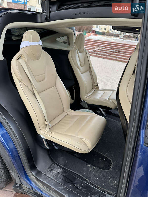 Внедорожник / Кроссовер Tesla Model X 2016 в Киеве