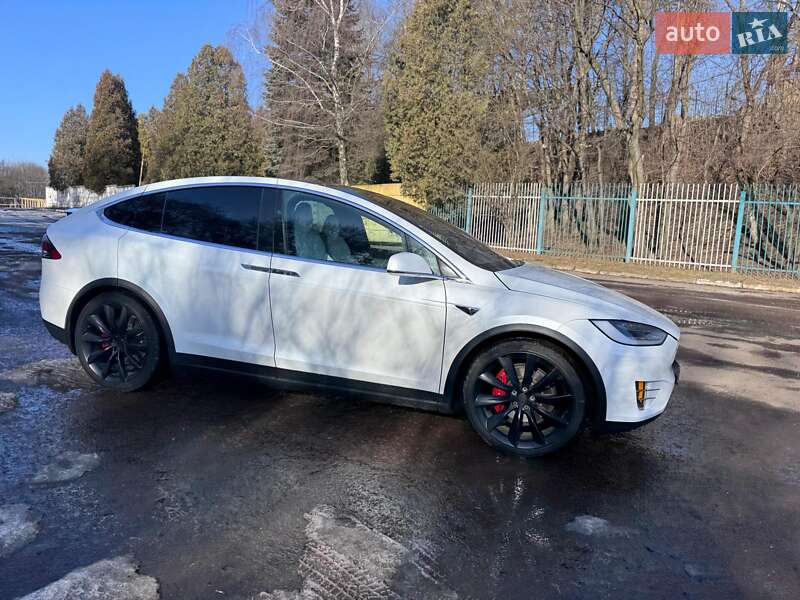 Позашляховик / Кросовер Tesla Model X 2020 в Львові