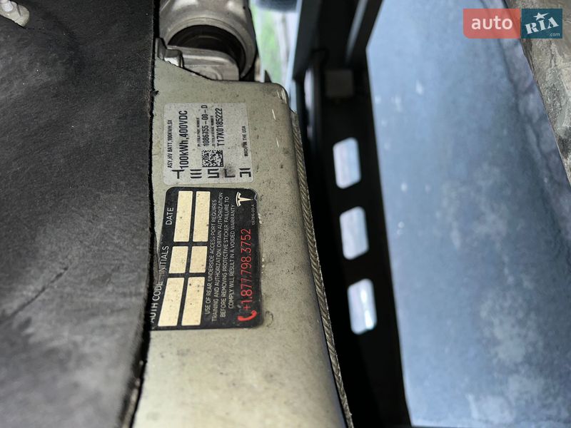 Позашляховик / Кросовер Tesla Model X 2017 в Черкасах фото 2 Позашляховик / Кросовер Tesla Model X 2017 в Черкасах