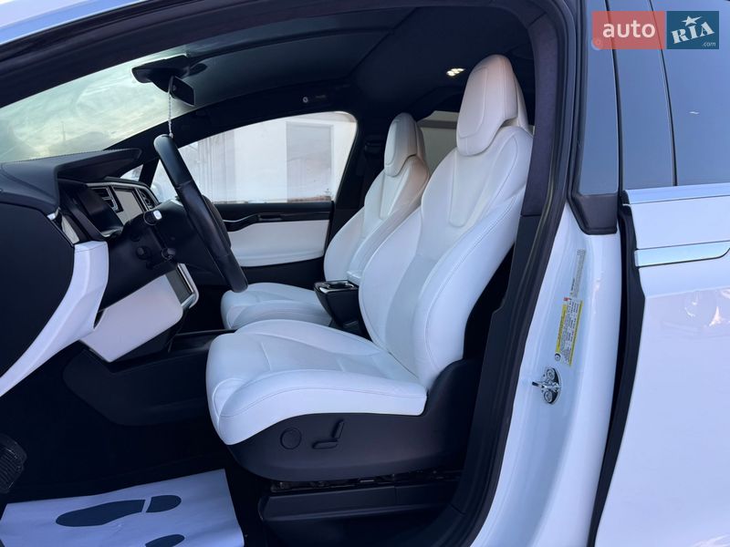 Внедорожник / Кроссовер Tesla Model X 2017 в Тернополе