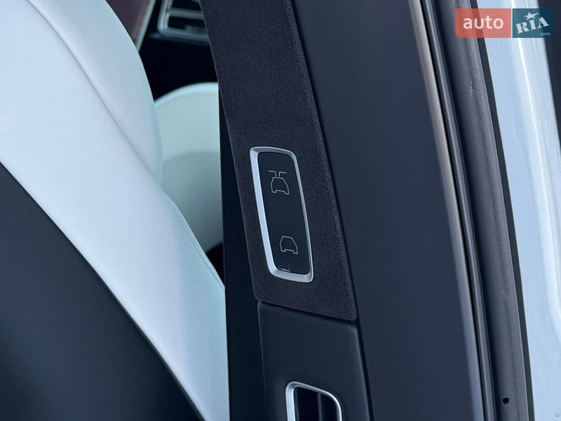 Внедорожник / Кроссовер Tesla Model X 2017 в Тернополе