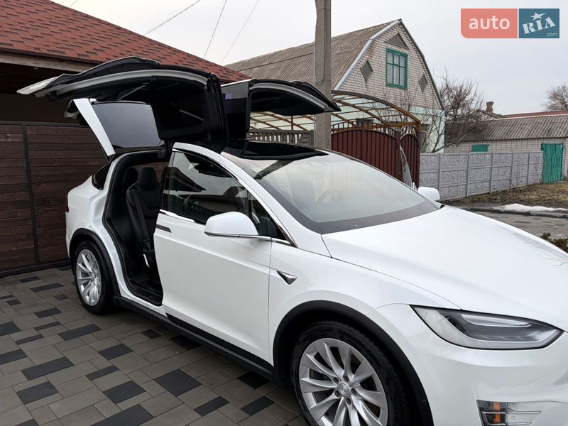 Внедорожник / Кроссовер Tesla Model X 2017 в Днепре