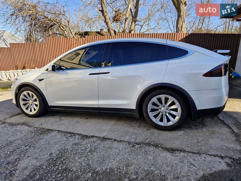 Внедорожник / Кроссовер Tesla Model X 2019 в Виннице