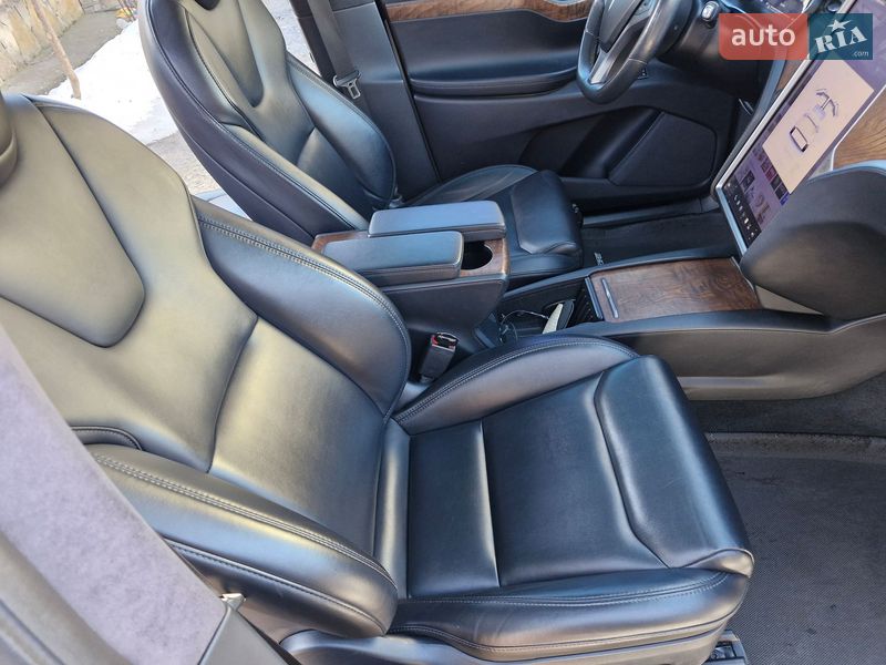 Внедорожник / Кроссовер Tesla Model X 2019 в Виннице