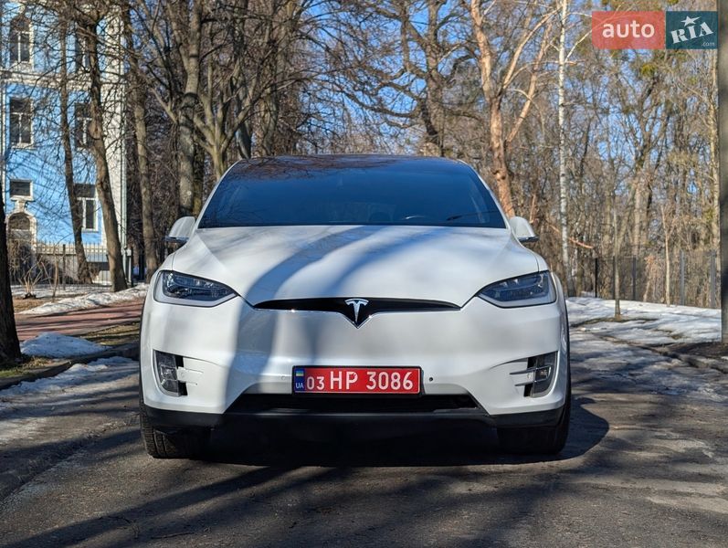 Позашляховик / Кросовер Tesla Model X 2017 в Києві