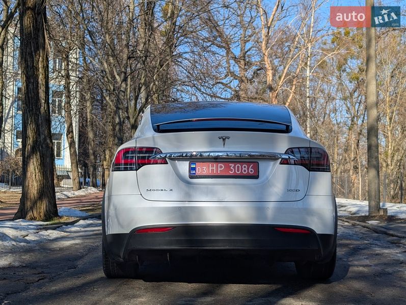 Позашляховик / Кросовер Tesla Model X 2017 в Києві