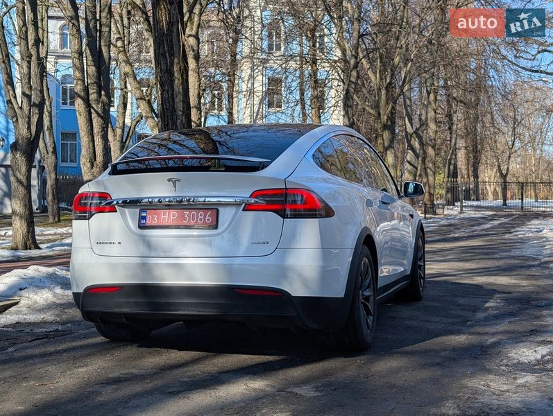 Позашляховик / Кросовер Tesla Model X 2017 в Києві