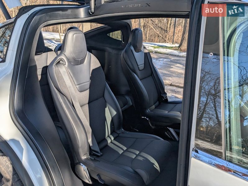 Позашляховик / Кросовер Tesla Model X 2017 в Києві
