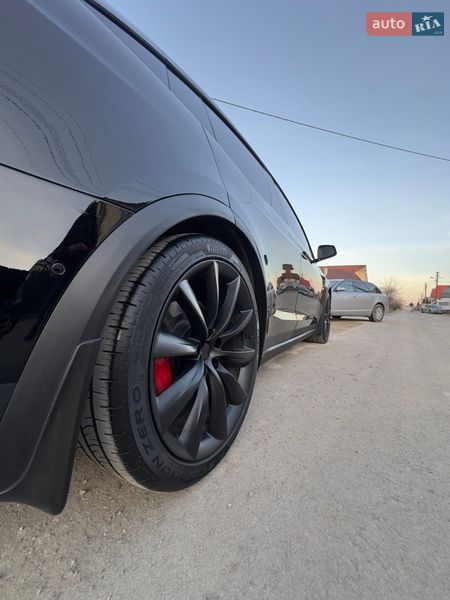 Позашляховик / Кросовер Tesla Model X 2018 в Івано-Франківську