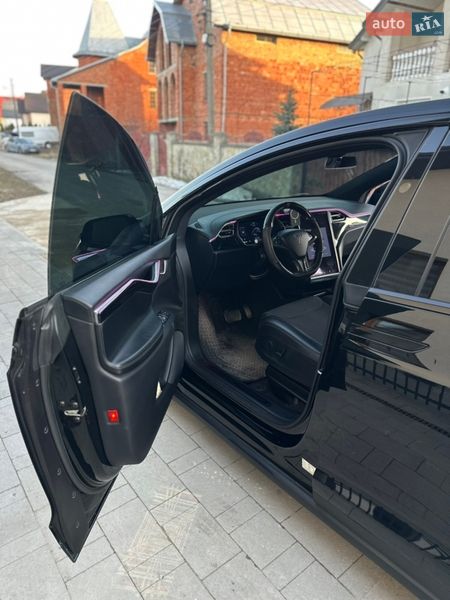 Позашляховик / Кросовер Tesla Model X 2018 в Івано-Франківську