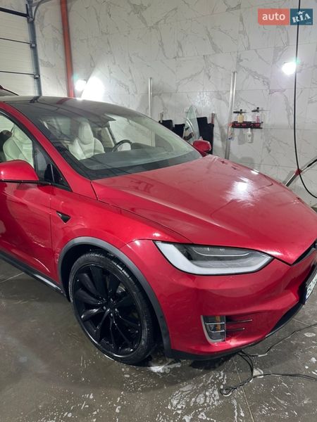 Позашляховик / Кросовер Tesla Model X 2019 в Сумах